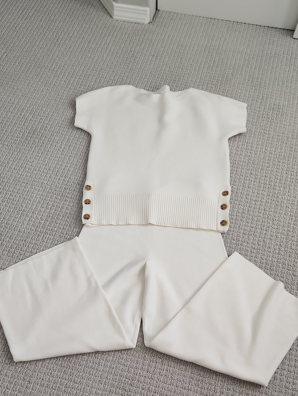 Marled Cream Short-Sleeve Top with Cropped Pants